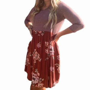 Oddy Floral Stripped Midi Crisscross Dress Size S